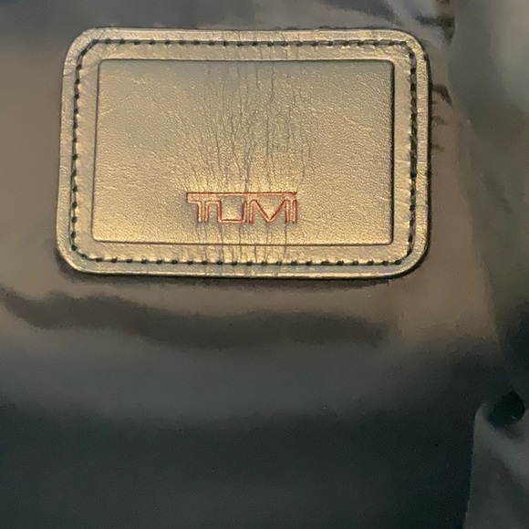 TUMI Black Puffer Jacket Large - Picture 2 of 14